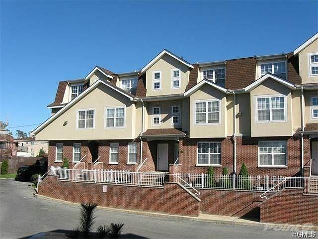 20 Patricia Ln