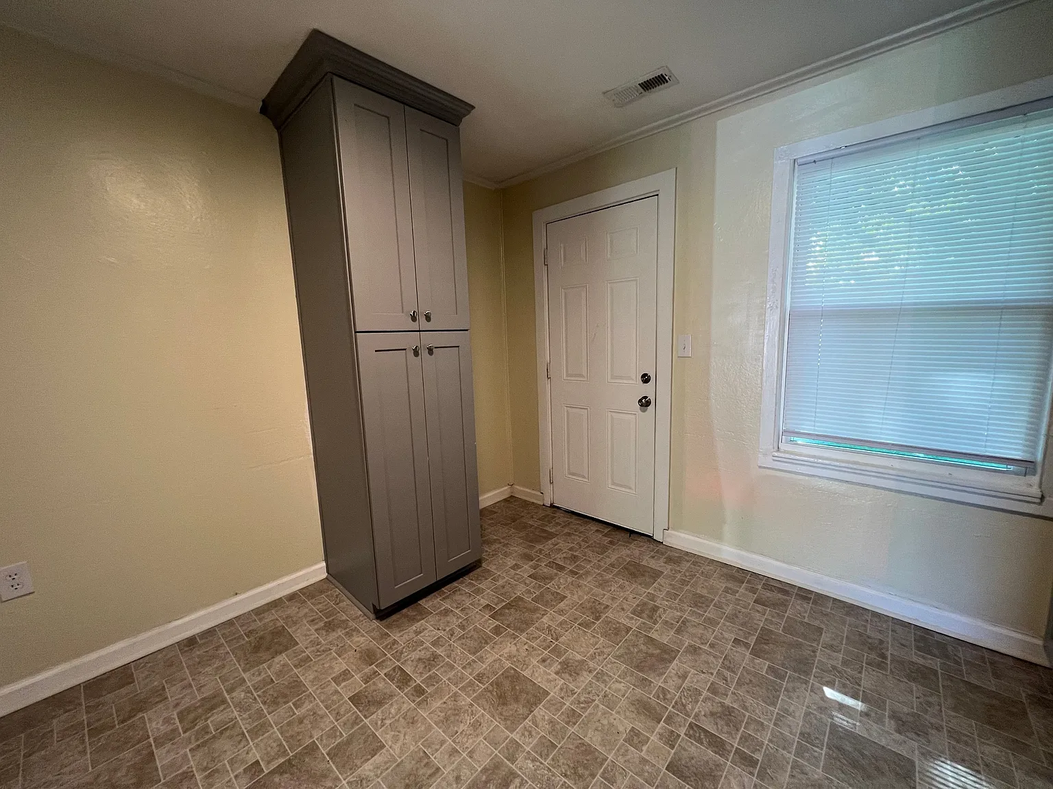 49 Carver Circle - 49 — Photo 4