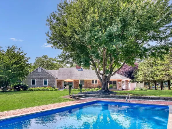 765 Fairway Drive, Cutchogue, NY 11935