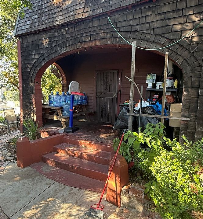 1st image of 321 W Avenue 37