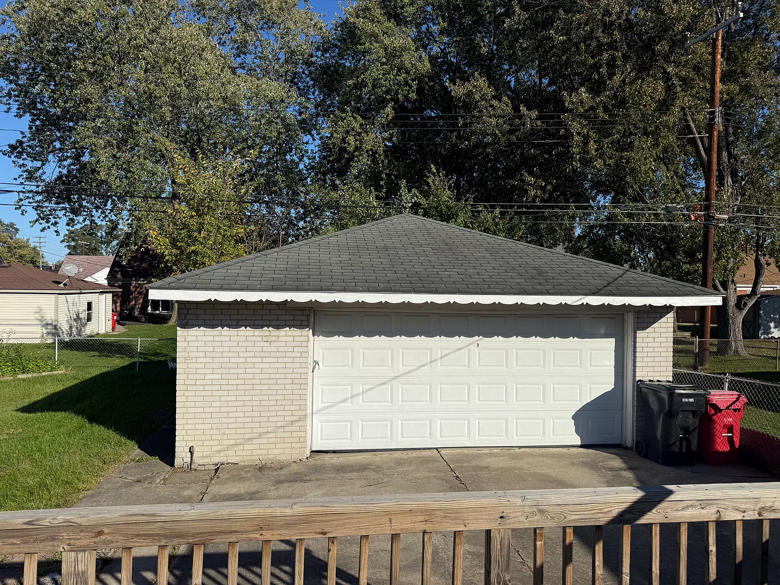 3 bed, 1000 sqft, $1,800 — Photo 2