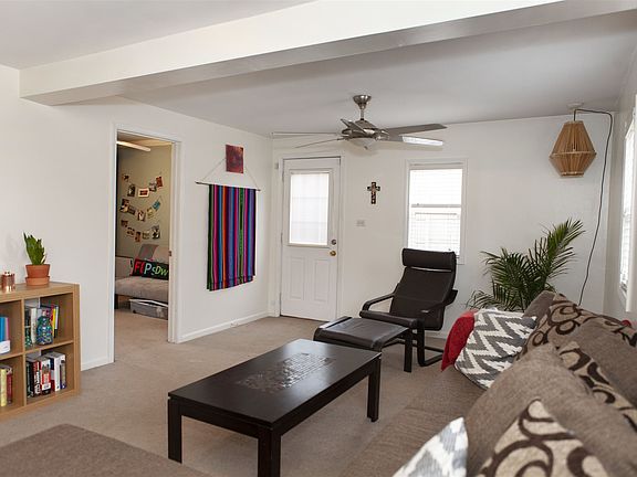 3rd image of 19050 Bariquer Ct