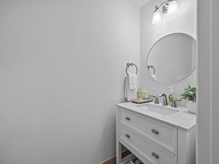 2400 Seaford Dr — Photo 23