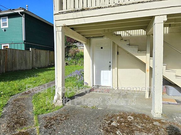2nd image of 3225 Lombard Ave #B