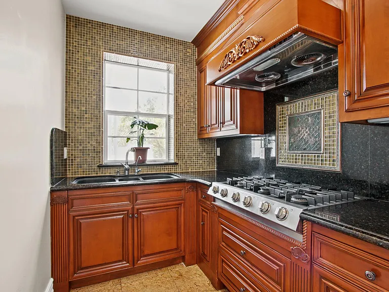 Gourmet Kitchen 6 burner gas stove