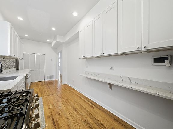 4th image of 4847 W Washington Blvd