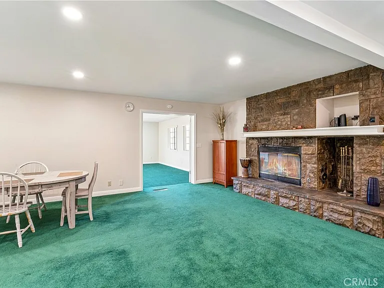 965 Sandalwood Dr — Photo 6