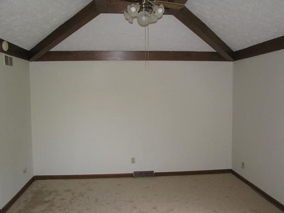 5th image of 7908 S Oak Dr