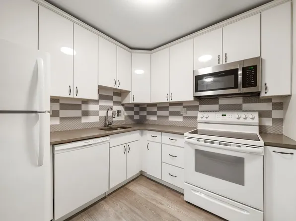 7855 Blvd East image 3 of 20