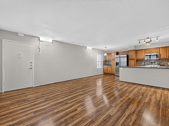 5th image of 910 Duncan Ln APT 25