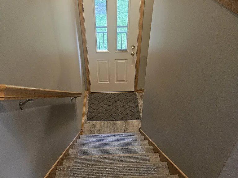 7547 Southridge Ln — Photo 2