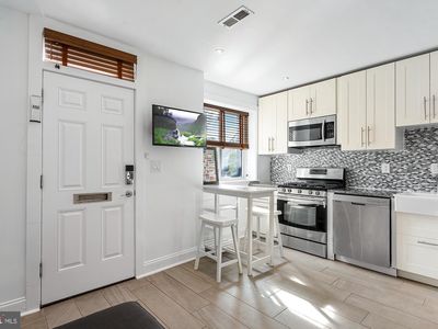 1700 2nd St NW APT 2, Washington, DC, 20001