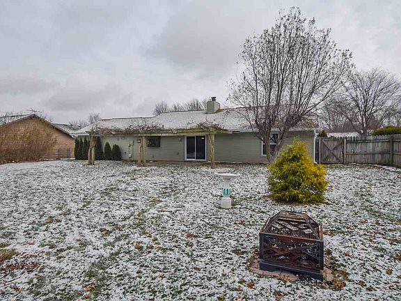 2nd image of 8301 N Seneca Dr