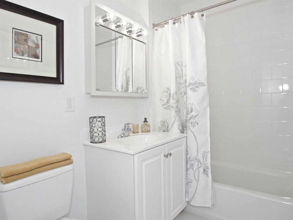 16 Ridgecrest Ter. #5 Boston - West Roxbury Unit Photo 1