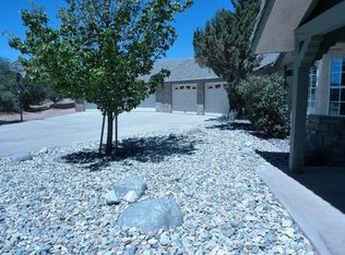 11774 Duxbury Rd, Oak Hills, CA 92344