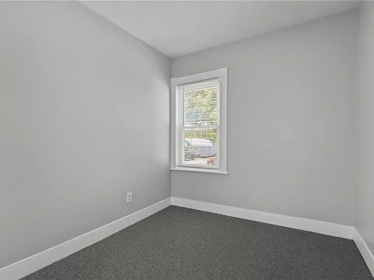 9 Gardner Ave — Photo 16