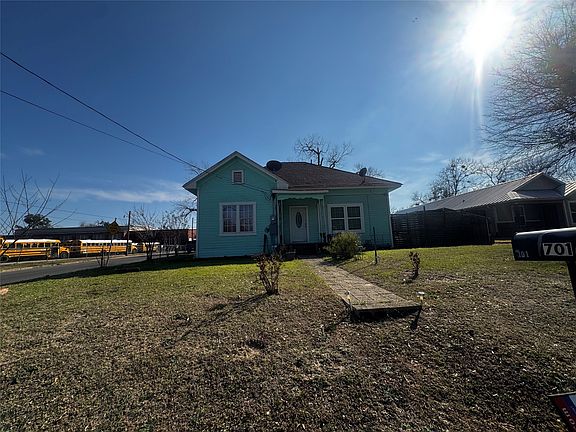 3rd image of 701 Van Sickle St