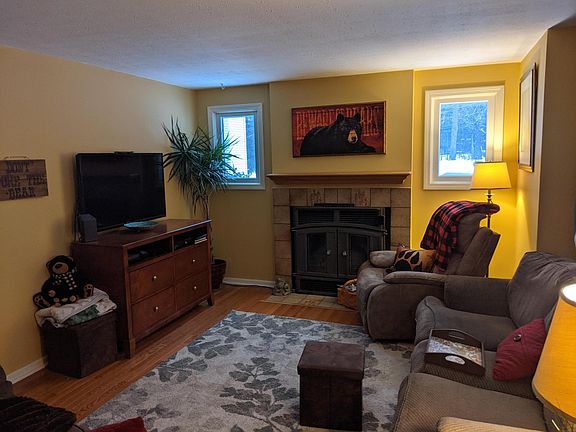 3rd image of 34 Foxmoor Cir
