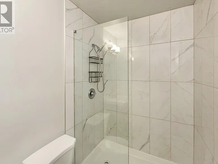 1630 Quadra St #306 — Photo 12