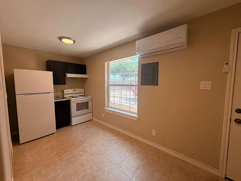 4018 San Agustin Ave #F — Photo 6