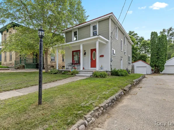 327 Bliss St, Ionia, MI 48846