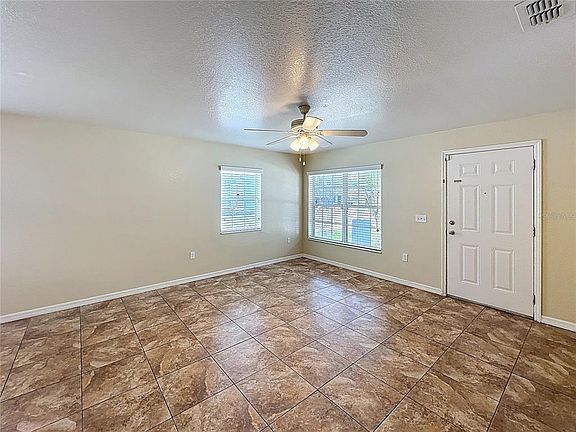 3rd image of 838 N IOWA AVENUE