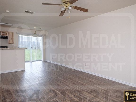 3rd image of 5805 Redstone Dr APT D