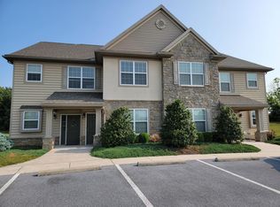 2035 Shady Oak Dr, Mount Joy, PA 17552