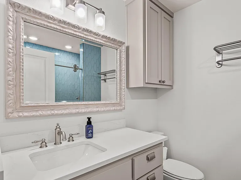 906 SE G St — Photo 20