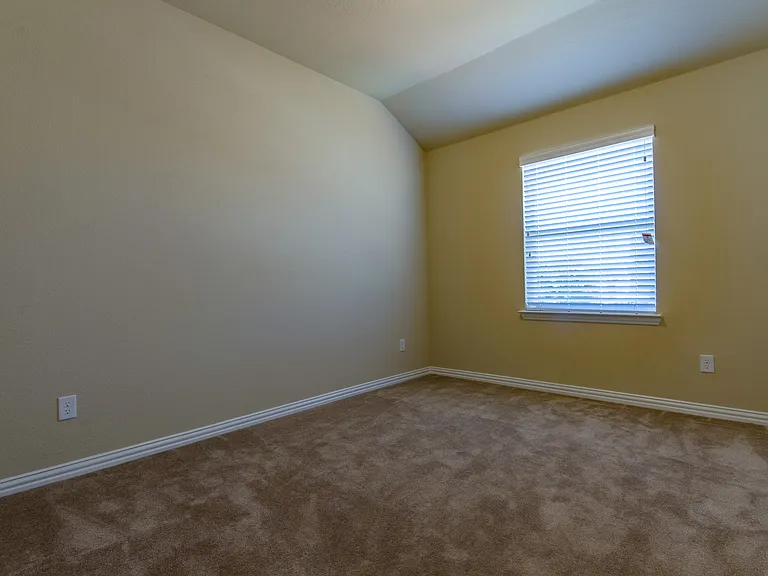 1940 Argyle Ln — Photo 22