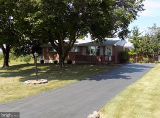 1555 Lakeside Rd, Pennsburg, PA 18073