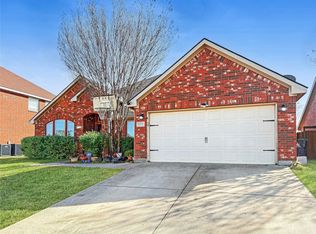 1602 Grey Willow Ln, Arlington, TX 76002