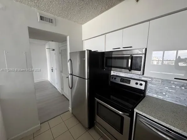 1500 Bay Rd APT 1070S, Miami Beach, FL 33139