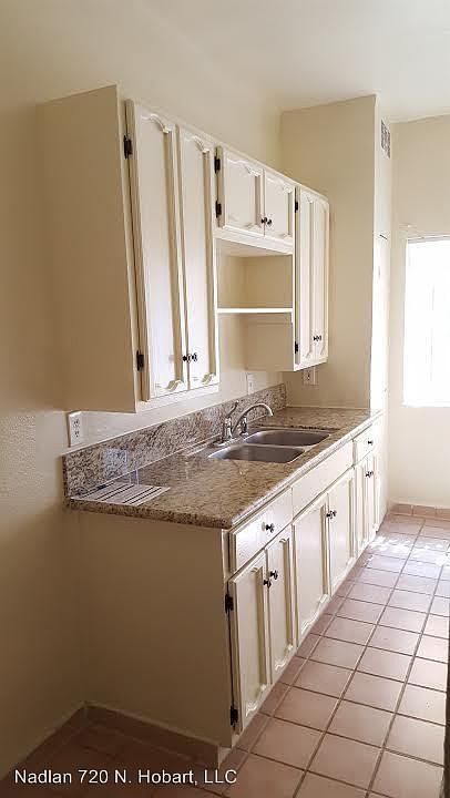 1st image of 720 N Hobart Blvd APT 2