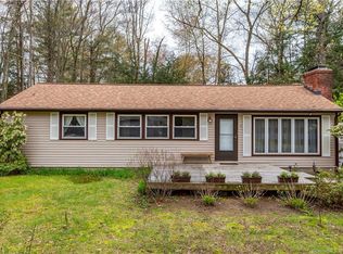 1 Centerwood Rd, Simsbury, CT 06070