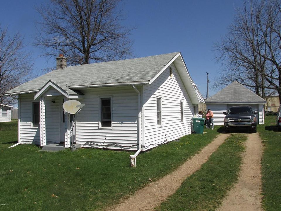 1st image of 5921 Willoughby Dr