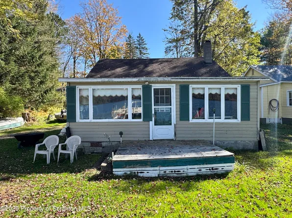 55 Lake Shore Dr, Equinunk, PA 18417