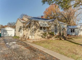 1015 W Poplar St, Mascoutah, IL
