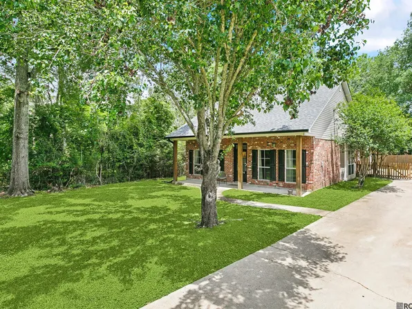 34904 Saint Regis Ct, Denham Springs, LA 70706