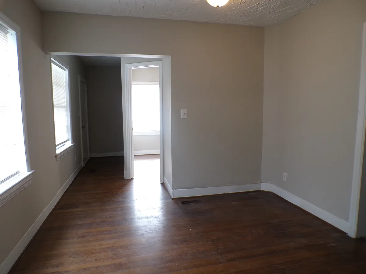 Building Photo - 2520 Avenue L #A