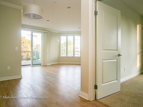 5th image of 12354 Chandler Blvd