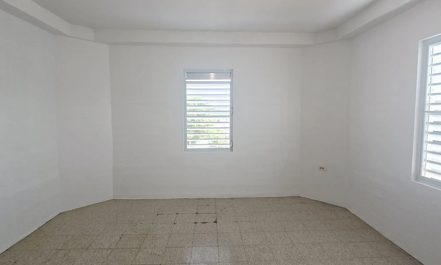 1 bed, 1.0 bath, 800 sqft, $650 — Photo 1