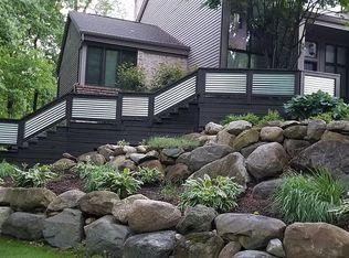 567 Cumberland Trl, Milford, MI 48381