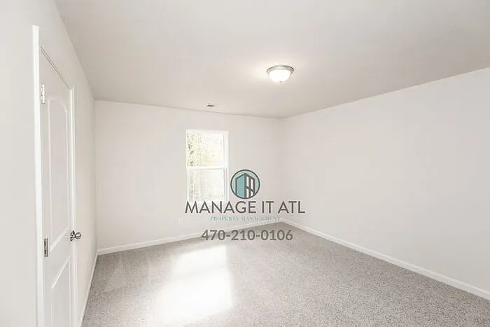 750 Shallowford Rd — Photo 35