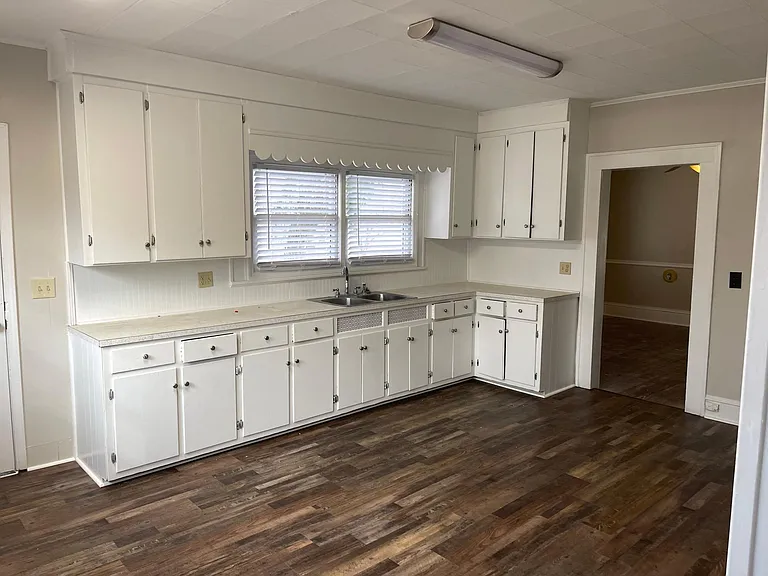2417 Statesville Blvd — Photo 7