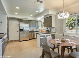 23110 Mulholland Dr, Woodland Hills, CA 91364