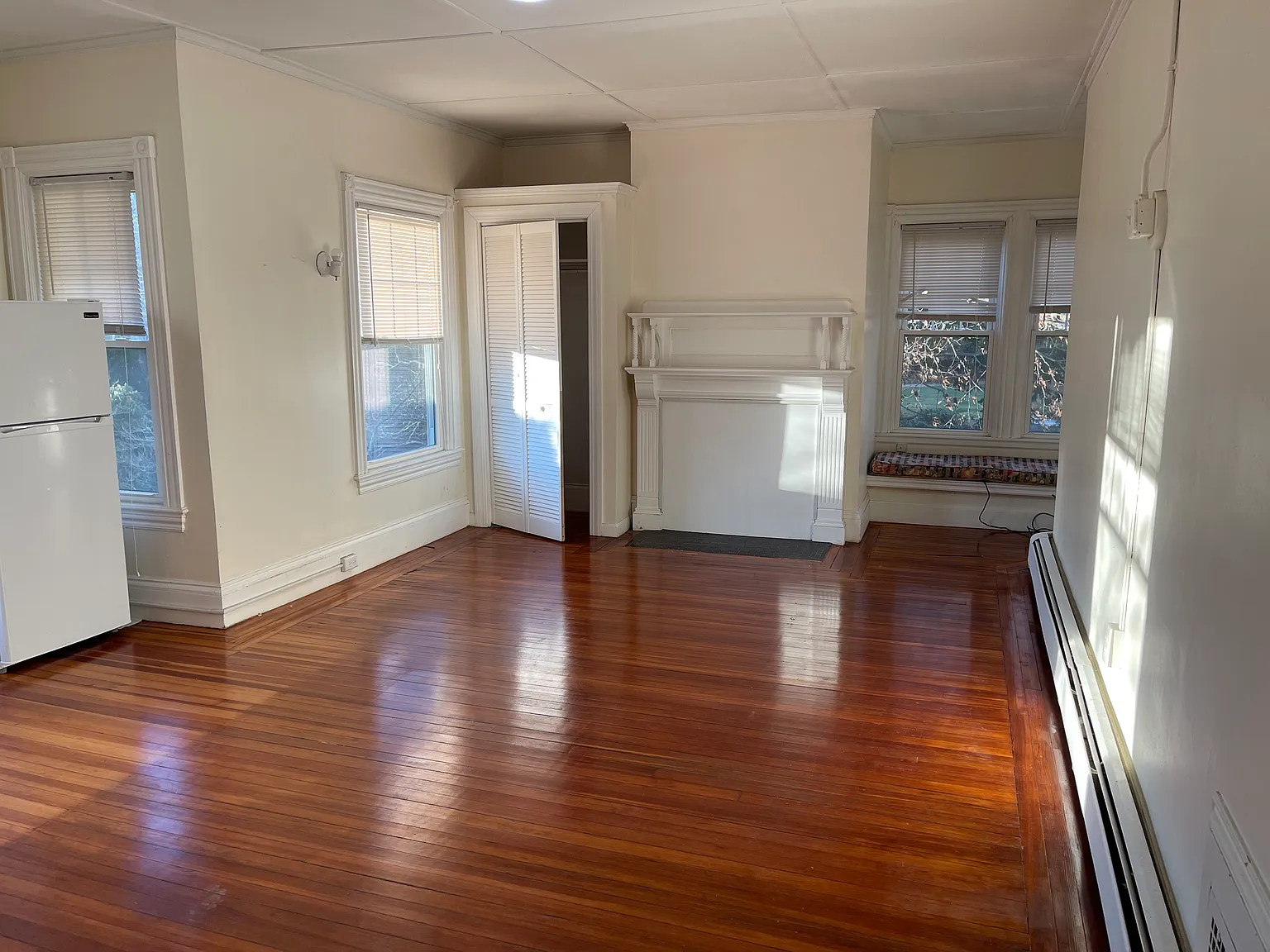 Studio, $1,350 — Photo 3