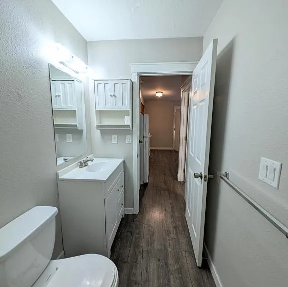 920 W Entiat Ave #C — Photo 13