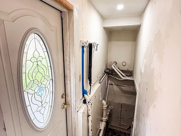 38 Grandview Ave — Photo 28