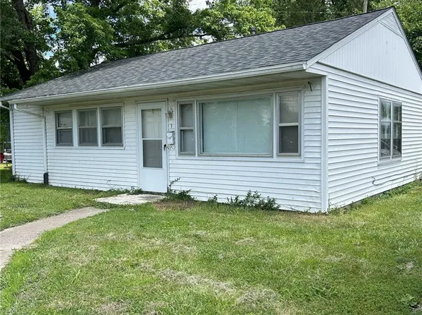 1 Dora Dr, Cahokia, IL 62206